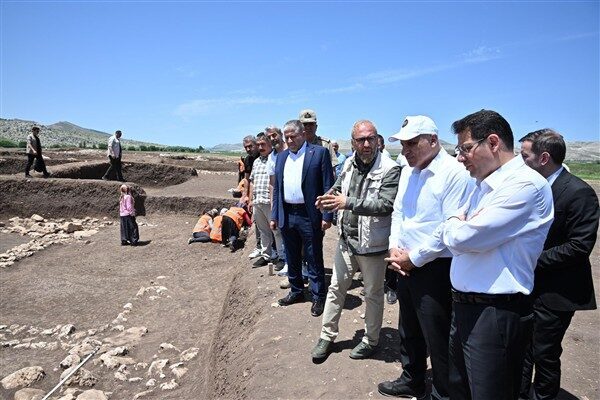 Diyarbakır Valisi Zorluoğlu, insanlık tarihinin ilk yerleşim alanlarından biri olan