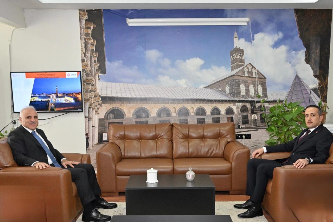 Ziyarette, Vakıflar Bölge Müdürlüğü’nün şehir genelinde yürüttüğü hizmetler hakkında bilgi