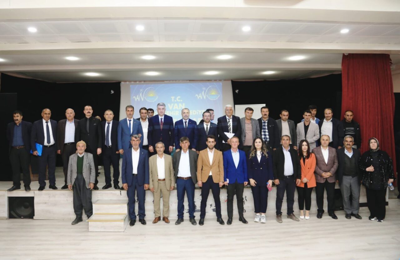 Muhtarlık İşleri Dairesi Başkanlığı'nın düzenlediği muhtar buluşmaları devam ediyor. Van'da