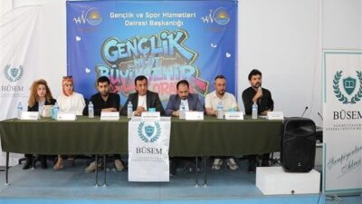 Gençlik Nerede Büyükşehir Orada sloganıyla düzenlenen eğitim programında, farklı mesleklerden