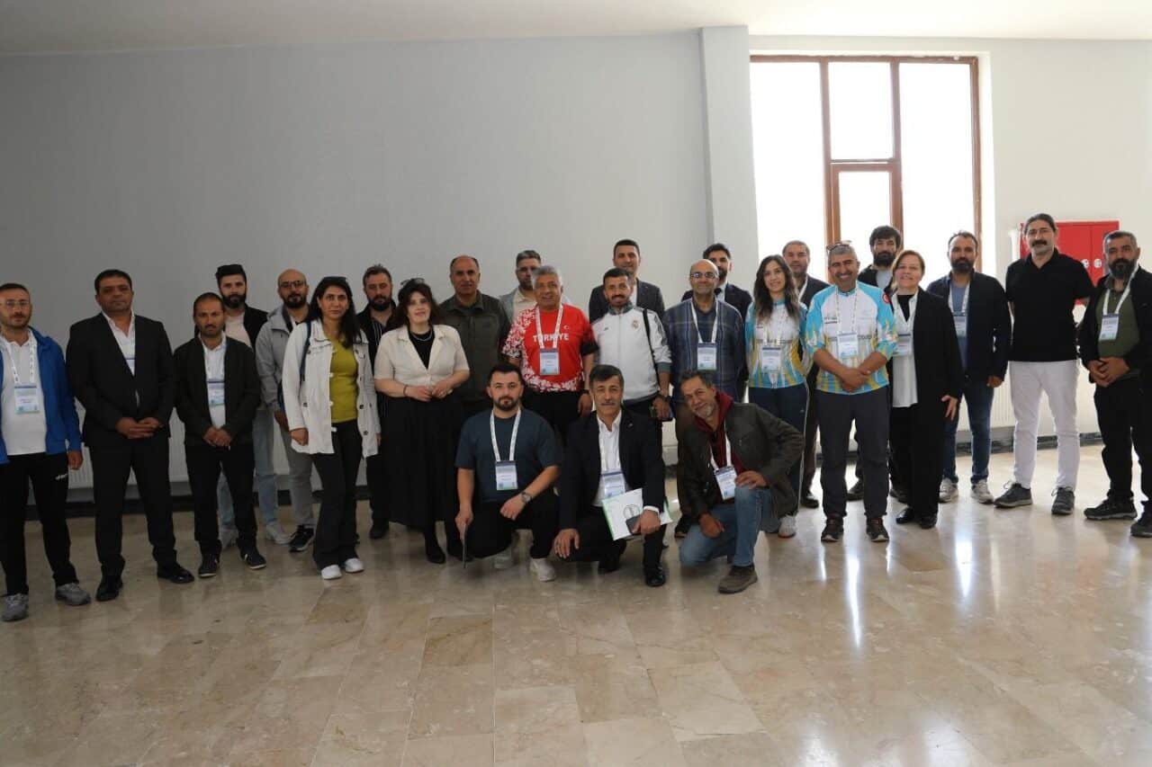 Van’ın modern şehirleşme vizyonu doğrultusunda düzenlenen çalıştayda, bisiklet kullanımının yaygınlaştırmak,