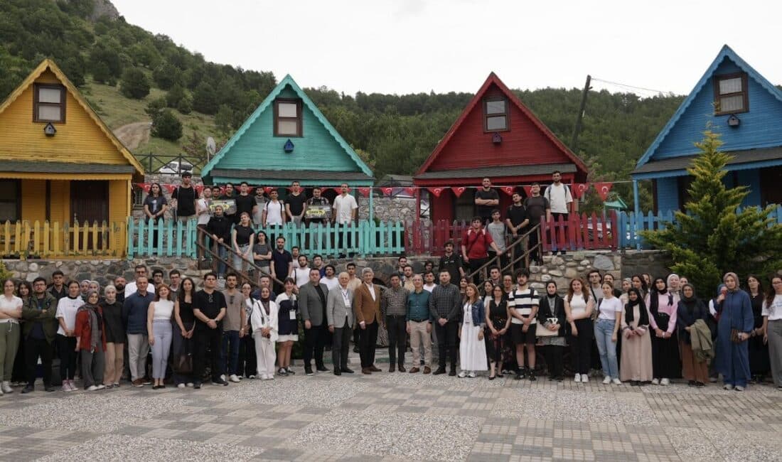 “Yarını Tasarla” sloganıyla düzenlenen etkinlik, Bursa Sanayicileri ve İş İnsanları