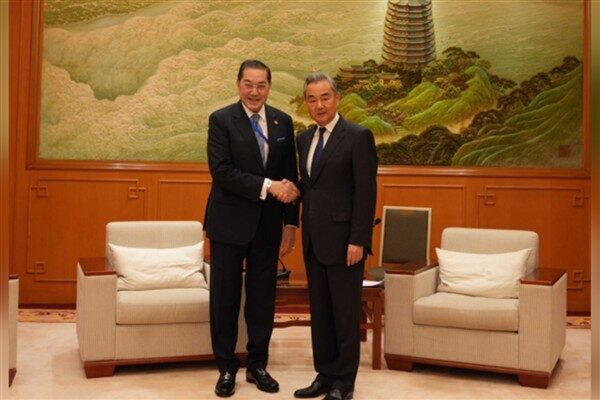 Çin Dışişleri Bakanı Wang Yi dün Hong Kong’da Asya Barış