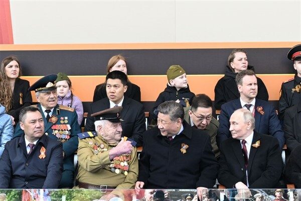 Xi Jinping ve Vladimir Putin, Kızıl Meydan'da 80. zafer yıldönümü