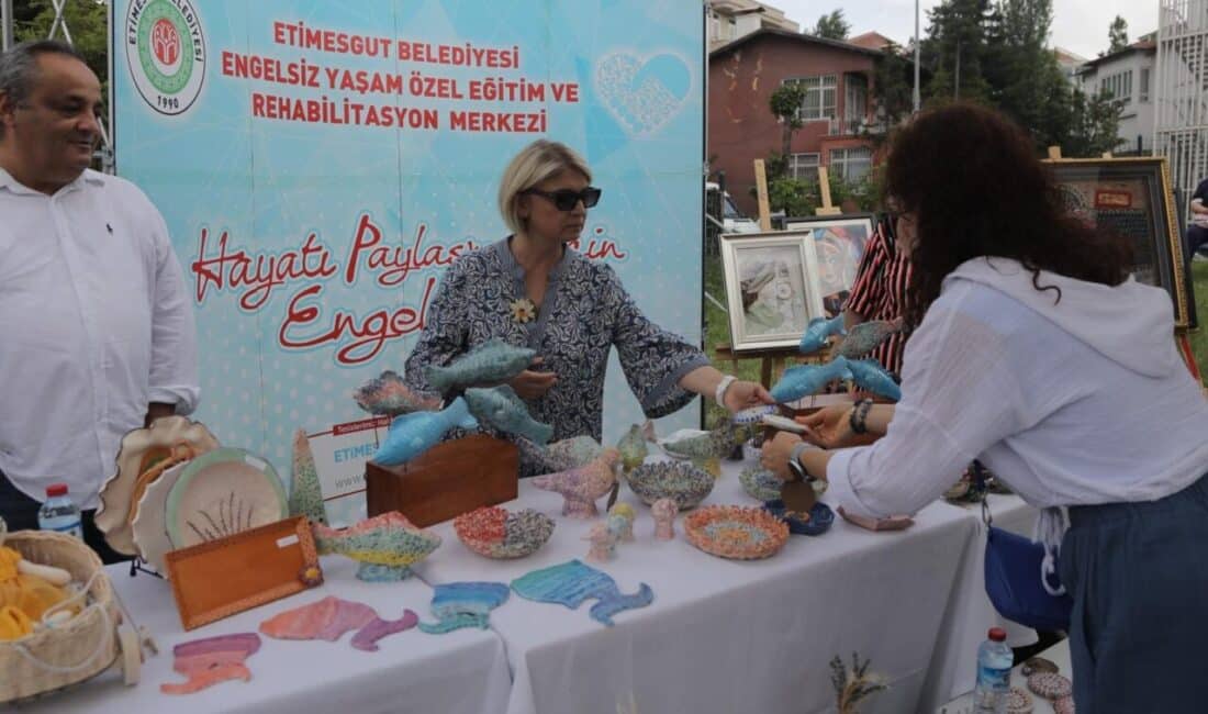 Ankaralı iki iş kadını olan Burcu Şenkal ve Gonca Güzeloğlu