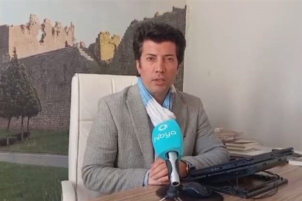 Sanatçı-yazar Ferat Mehmetoğlu, Son Mecnun adlı kitabında yalnızlık ve suskunluğa