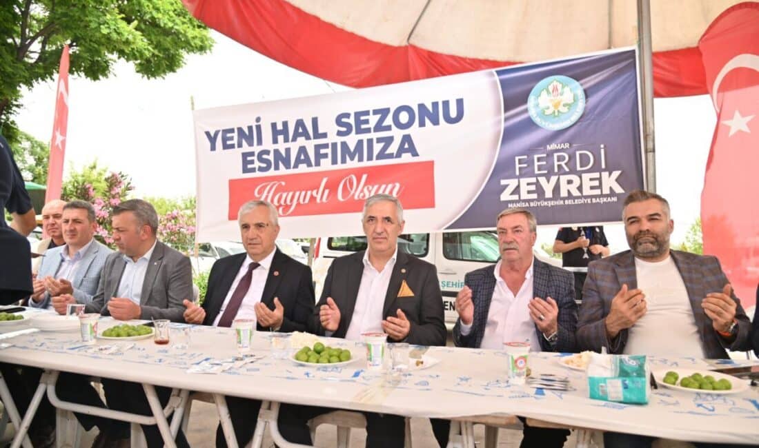 Turgutlu Yaş Sebze ve Meyve Hali’nde düzenlenen sezon açılış törenine,