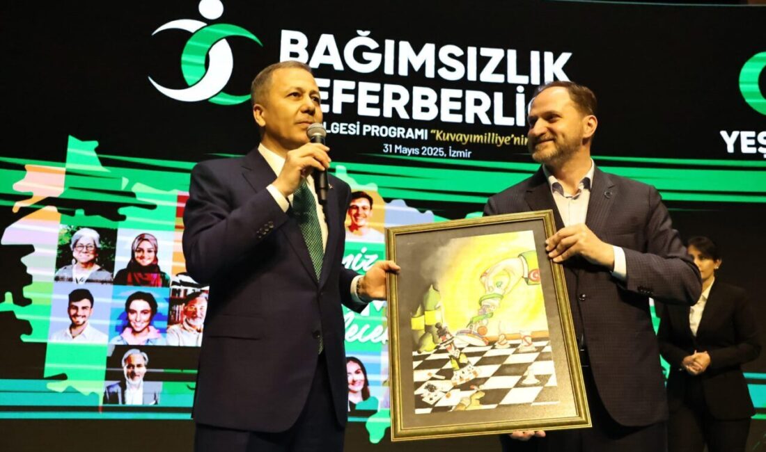 “Kuvayımilliye’nin İzinde” temasıyla, İzmir’de gerçekleştirilen programa; İzmir Milletvekilleri, çeşitli kademelerden