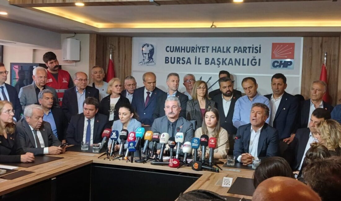 CHP Bursa İl Başkanı Nihat Yeşiltaş, CHP Genel Başkanı Özgür