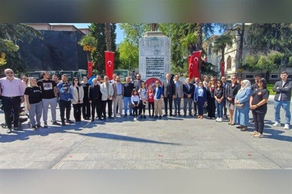 Zafer Partisi Bursa İl Başkanı Cihat Gazi, 19 Mayıs Atatürk’ü