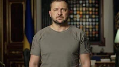 Zelenski, Ukrayna vatandaşı 7 kişiyi içeren üçüncü yaptırım paketini duyurarak,