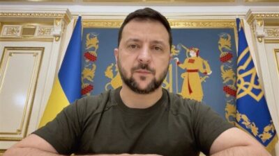 Ukrayna Devlet Başkanı Zelenski, Ukrayna askerlerinin cesaretini ve direnişini vurgulayarak