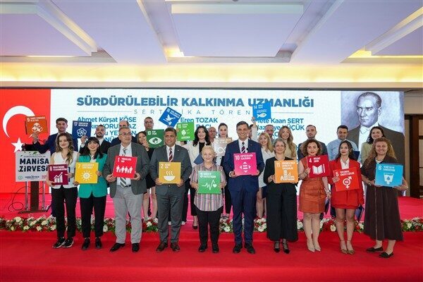 Manisa Büyükşehir Belediyesi tarafından düzenlenen, alanında uzman isimler ve akademisyenlerin