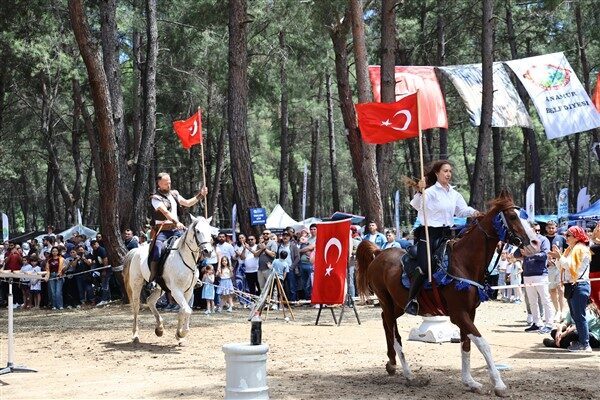 Yurt dışından 25 farklı Türk devleti ve topluluğundan heyetler ve