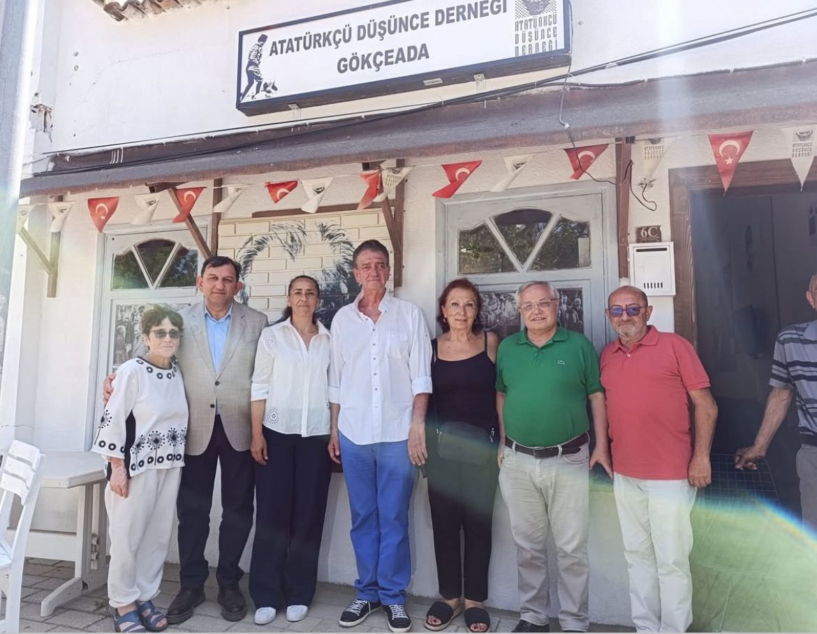 Atatürkçü Düşünce Derneği (ADD) Genel Başkanı Hüsnü Bozkurt, Gökçeada’yı ziyaret