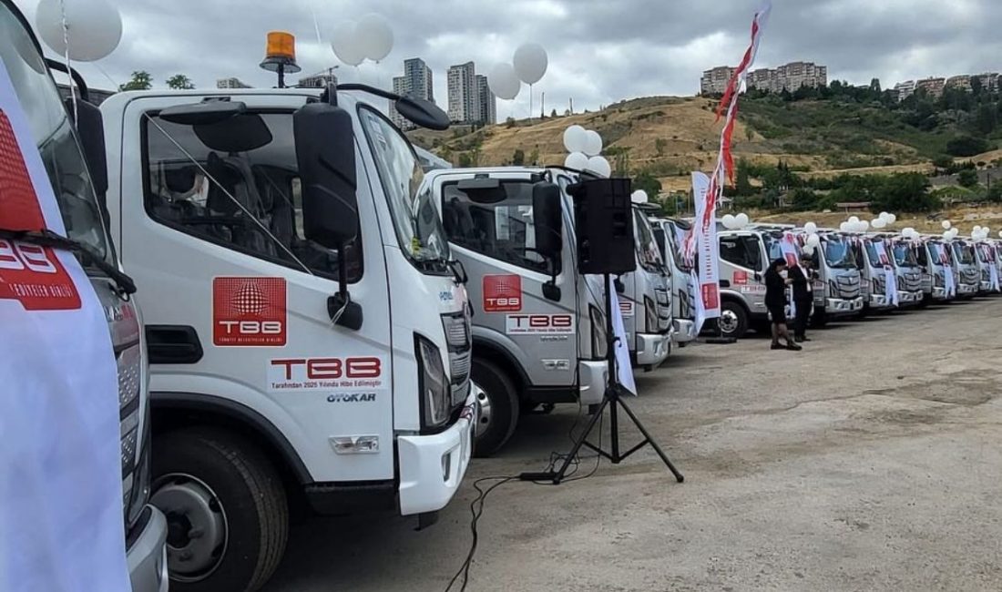 Gökçeada’nın altyapı hizmetleri için hibe edilen vidanjörün anahtar teslim törenine