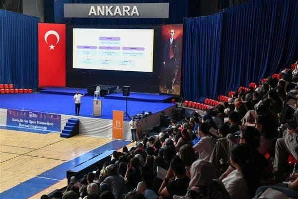 Alanlarında uzman eğitmenler tarafından verilen Akademi Giriş Sınavı (AGS)-Kamu Personel