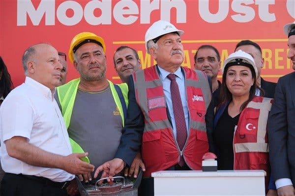 Üst geçidin temel atma törenine Türkiye Belediyeler Birliği Başkanı ve