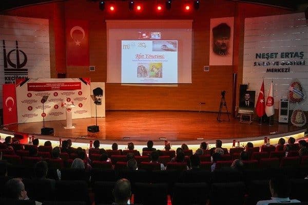 Çalıştay, nüfusu 100 binin üzerinde olan belediyelerin başkanları, yöneticileri ve
