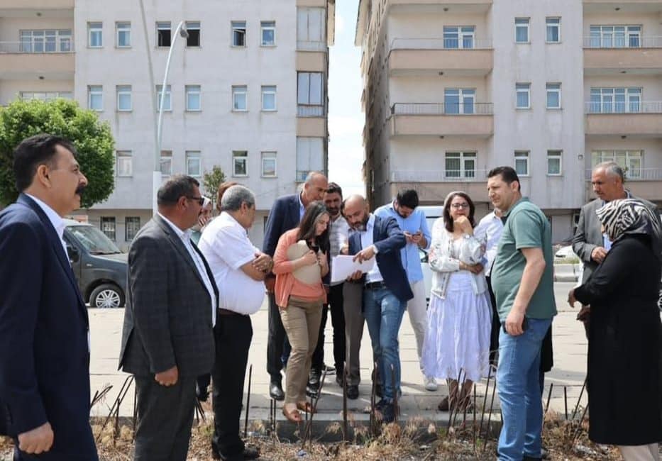 Belediyeden yapılan açıklamada, Kent Meydanı’nın yalnızca bir inşaat projesi değil,