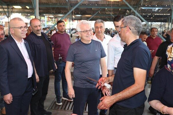 Kepez Belediye Başkanı Mesut Kocagöz’e vekalet eden Prof. Dr. Alptekin,