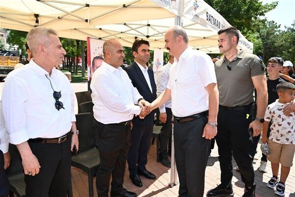 Kurban Bayramı dolayısıyla Batman Valiliği ev sahipliğinde Atatürk Parkı’nda geleneksel