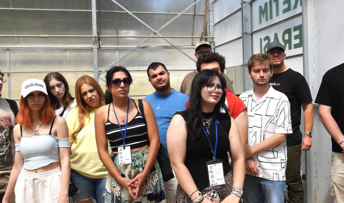 Mustafakemalpaşalılar Derneği’nin koordinasyonunda gerçekleşen proje kapsamında Bursa’ya gelen 35 öğrenci,