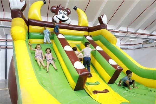 Şenlik, 19 Haziran Perşembe akşamı sevilen sanatçı Melis Fis’in konseriyle