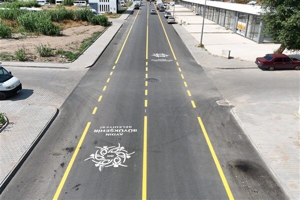  Büyükşehir Belediyesi, il genelinde sürdürdükleri eş zamanlı yol yapım çalışmaları