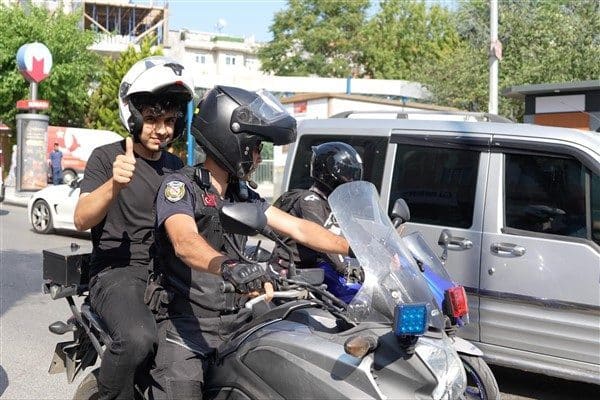 Bağcılar Belediyesi, YKS sürecinde dikkat çeken tedbirler uygulandı. Bu kapsamda
