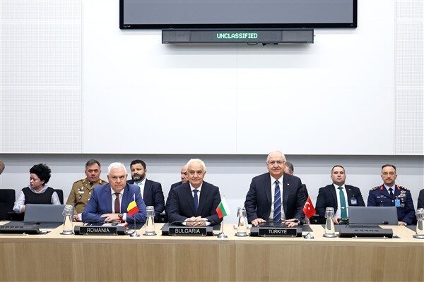 Bakanlıktan yapılan açıklamaya göre, Milli Savunma Bakanı Güler, Bulgaristan Savunma