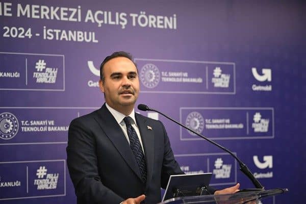 Sanayi ve Teknoloji Bakanı Kacır, Türkiye İhracatçılar Meclisi Başkan ve