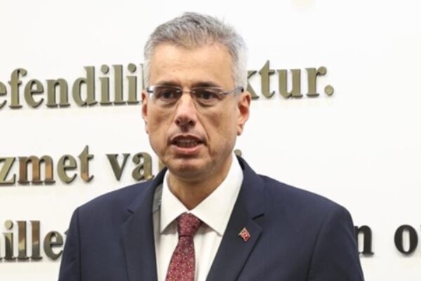 Bakan Memişoğlu, müzik öğretmeni Şenay Aybüke Yalçın'ın, terör örgütü PKK'nın