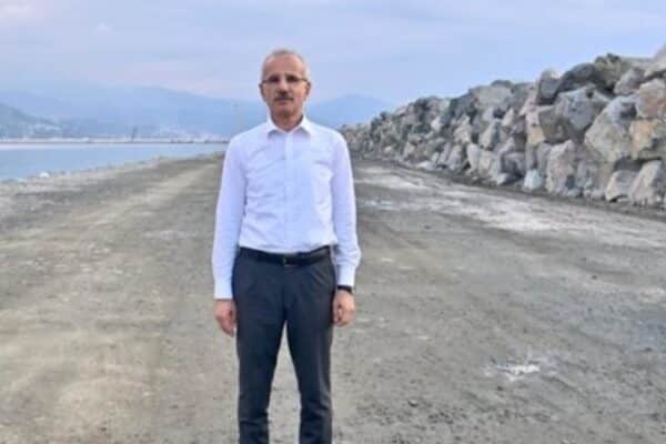 Uraloğlu, sosyal medya hesabından yaptığı paylaşımla Türksat’ın geliştirip işlettiği Gemilerin Uzak