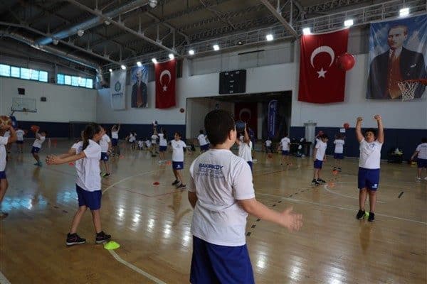 Spora ve sporcuya destek vermek, çocuklara verimli bir yaşam sunmak