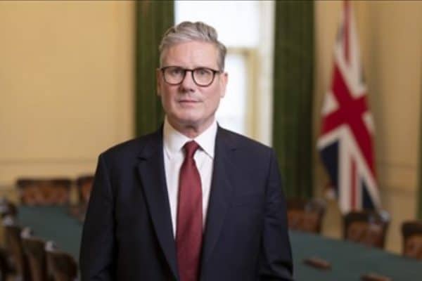 Starmer, görüşme sonrası sosyal medya hesabından yaptığı paylaşımda "Küresel ekonomik