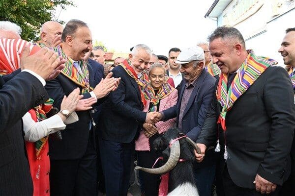 Isparta’da 400 yıldır süre gelen Kurban İndirme geleneği yaşatılmaya devam