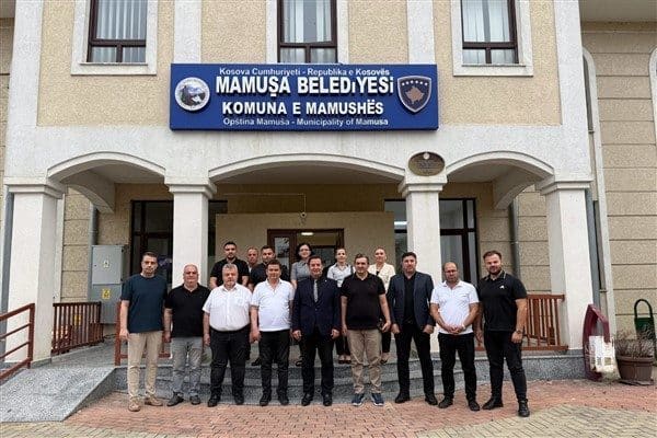 Kosova İslam Birliği Başkanı Naim Ternava’yı ziyaretinde konuşan Osmangazi Belediye
