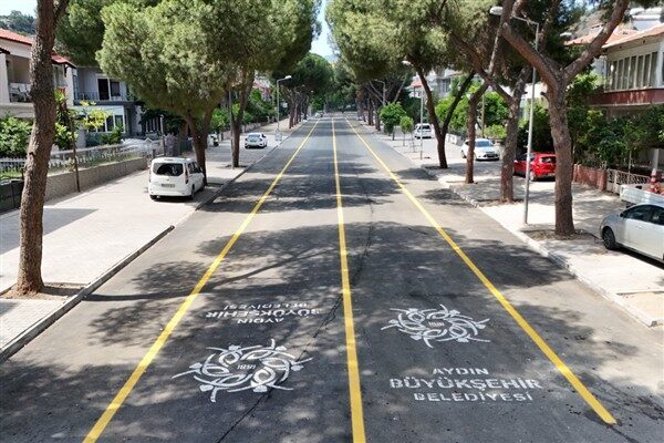 Aydın Büyükşehir Belediyesi, Efeler ilçesi Zafer Mahallesi Pınarbaşı Caddesi’nde sıcak