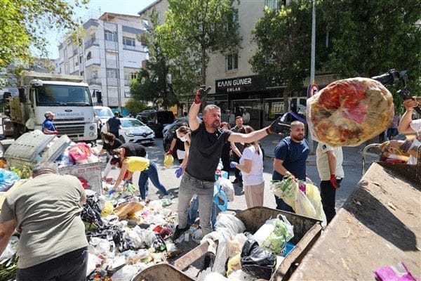 Çalışanlara işlerinin başına geçmeleri çağrısında bulunan Buca Belediye Başkanı Görkem