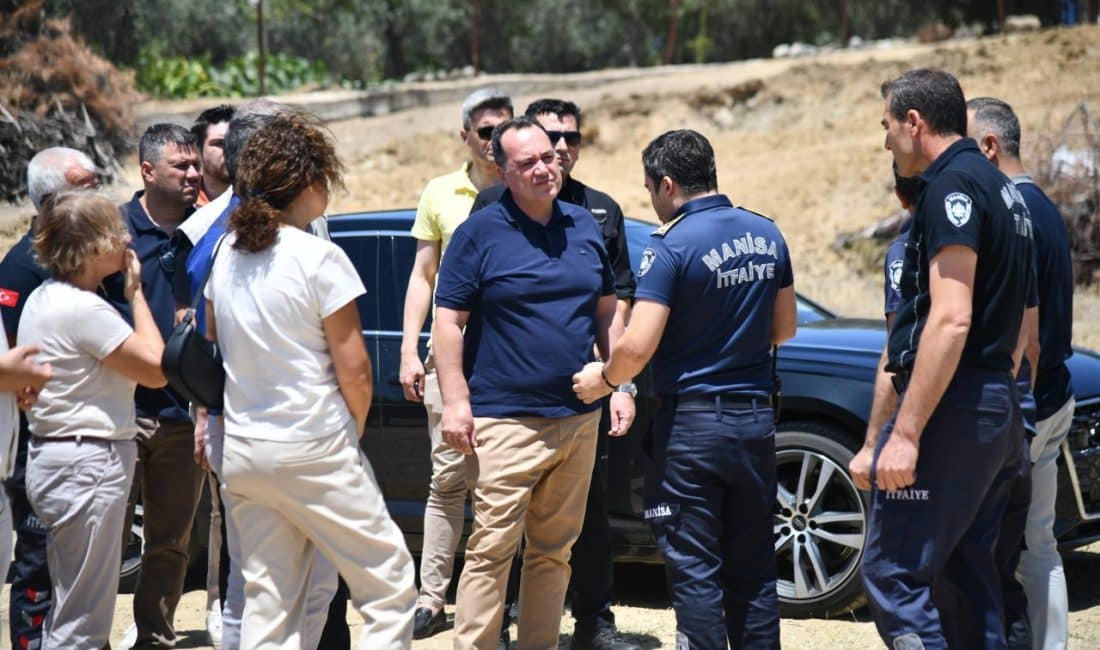 Yangının oluşturduğu hasarı yerinde inceleyen Manisa Büyükşehir Belediye Başkanı Besim