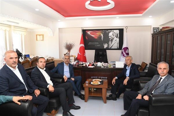 Arapgir İlçe ziyareti kapsamında Malatya Büyükşehir Belediye Başkanı Sami Er