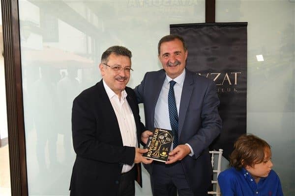 Trabzon Büyükşehir Belediye Başkanı Ahmet Metin Genç, Trabzonspor’un eski Asbaşkanı