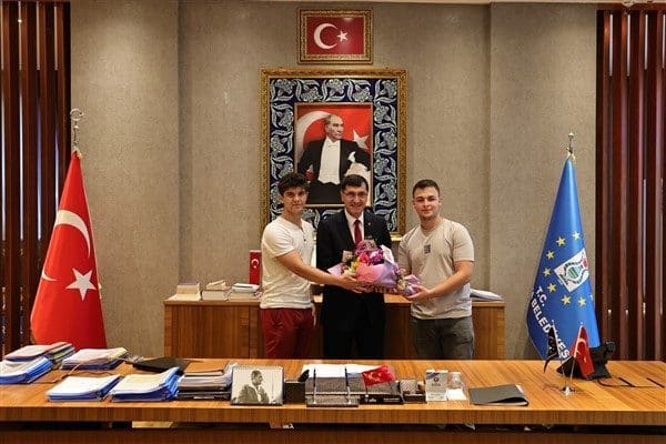 Ziyarete ilişkin belediyenin açıklamasında "Fuat Paşa Ortaokulu’nda düzenlenen etkinlik haftası