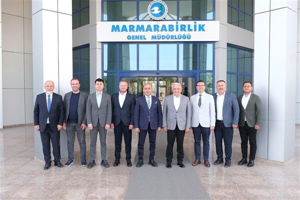 Marmarabirlik Genel Müdürlüğü'nde gerçekleşen ziyarette Başkan Şadi Özdemir’e, Nilüfer Belediye