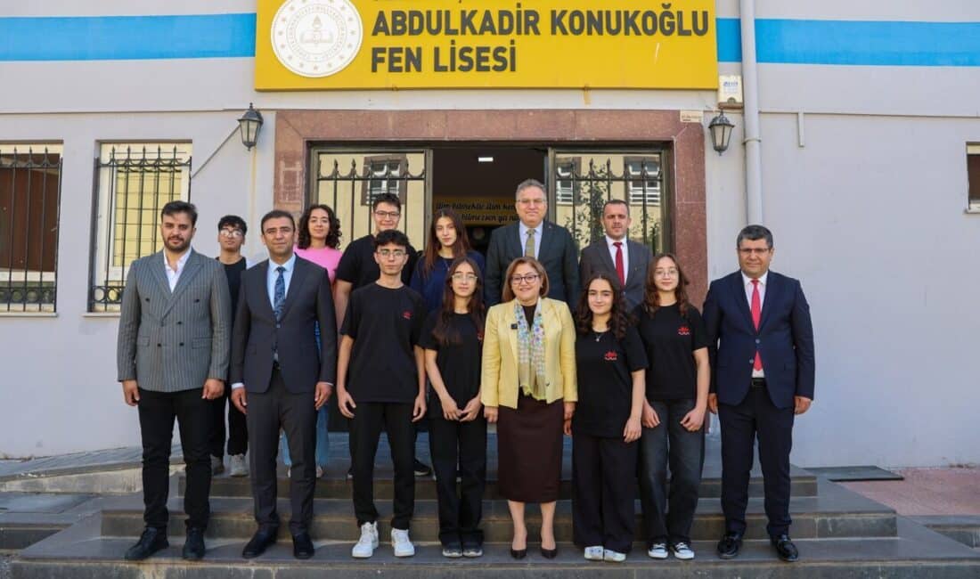 Yılın son deneme sınavında Gaziantep Büyükşehir Belediye Başkanı Fatma Şahin,