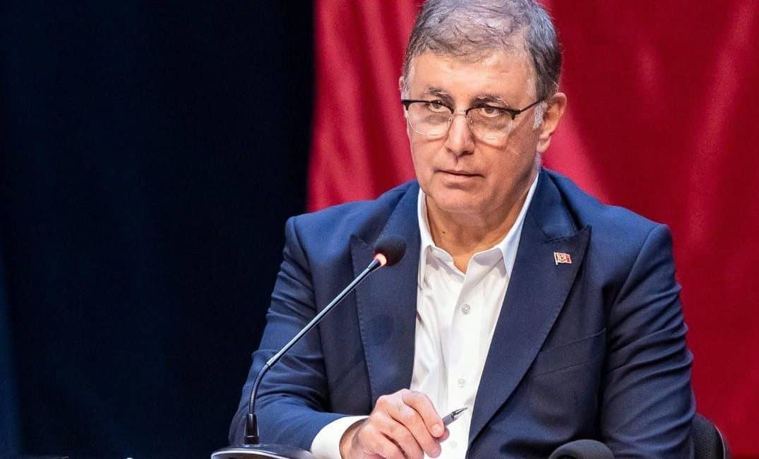 İzmir Büyükşehir Belediye Başkanı Dr. Cemil Tugay,  Türk-İş Genel Başkanı