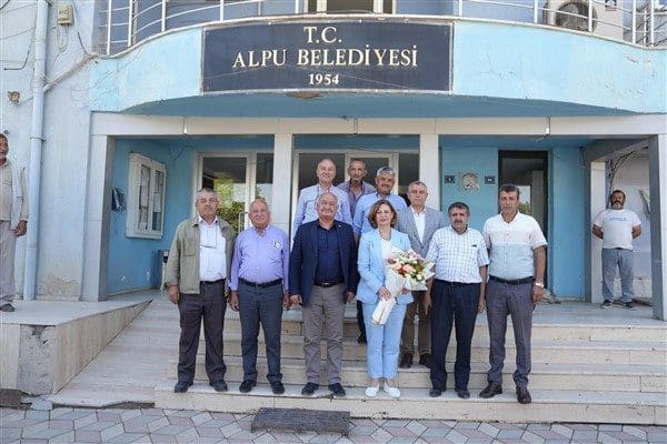 İlk olarak Alpu Belediye Başkanı Gürbüz Güller’i makamında ziyaret eden