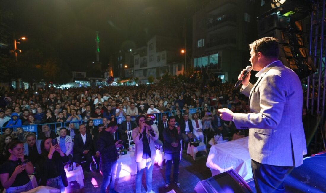 Manisa Büyükşehir Belediye Başkanı Ferdi Zeyrek, Alaşehir programı kapsamında ilçedeki