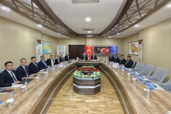 DİKA dönem başkanı Mardin Valisi Tuncay Akkoyun başkanlığında gerçekleştirilen toplantıya;